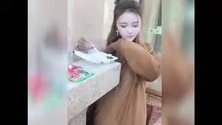 Gấu Lầy Phát Tờ Rơi