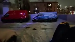 Стоим в пробках из за снегопадов