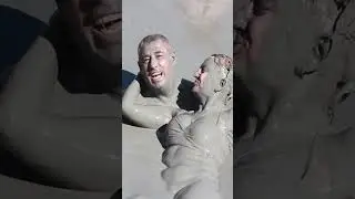 Поцелуй в вулкане🤣. В грязь с головой👍
