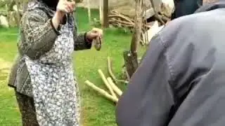 YAŞLI TEYZENİN GÖNÜL GÜZELLİĞİNE BAKARMISINIZ