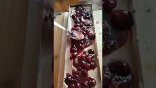 Нарезное пирожное шоколадная вишня
