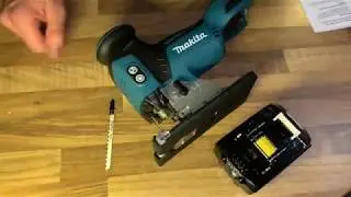How to replace a jig saw blade Makita jigsaw tool-less blade installation and removal DIY