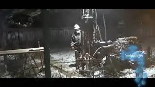 Зимой бурим скважины малогабаритной установкой