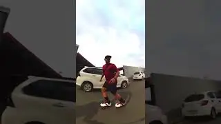 Main sepatu roda sambil njmpang di mobil 🤣🤣🤣