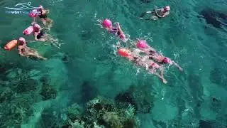 Open water drills - trio drill 13- Middle swimmer pushing in on a couple