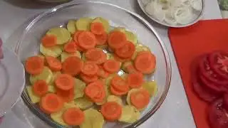 Кабачки с картошкой, помидорами в духовке.