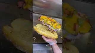 Слайсовая нарезка мраморной говядины и сыра.