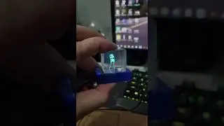 ESP32 with little tft screen & cubic optical prism.....miku dance....