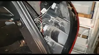 Kalina 2 station wagon, remove the rear light, replace the lamp.