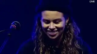 Tash Sultana Live at Lowlands 2017