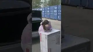 MOREX.LV spēcīgākie un izpalīdzīgākie puiši vienmēr palīdz iekraut pirkumus līdz Jūsu auto!