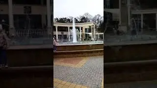 поющий фонтан в дневное время