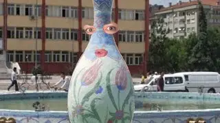 BEATBOX VASE