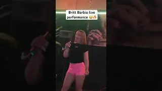 Britt Barbie performing live🔥 