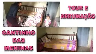 Arrumando cantinho das meninas