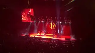 Twenty-one pilots concert start