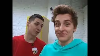 Влад А4 и Глент в одной коробке 😂🤯😋😬-#a4 #a4omg #глент #кобяк #влада4бумага #shorts