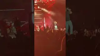 Luke Bryan - Country Girl (Shake it for me) LIVE!