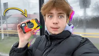Одноразовая Пленочная камера и руки из попы