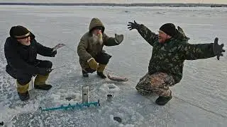 На заливе Финском я рыбачу.