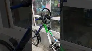 Эксклюзивный велосипед с рулем от автомобиля