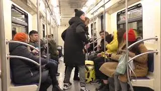 Социальный эксперимент - украл бургер у курьера😂 #shorts