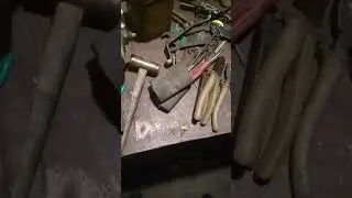 Запах выхлопа в салоне авто