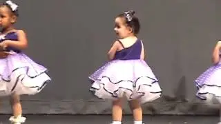 Маленькие талантливые балерины