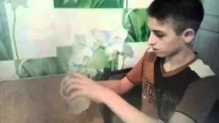 фокус!! 2 стакана + вода, смотрим до конца