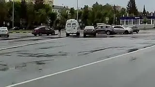 Нефтекамск. ДТП на площади в центре города.