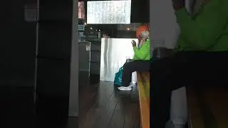 Female cop dies in Chicago & this pee smelling demonic woman on Sunday sends threats to cop and me..