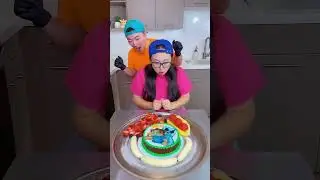 Roblox cake vs Berries ice cream challenge!🍨 #funny #shorts by Ethan Funny Family