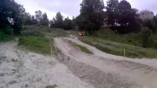 Мужык на советском уазике заехол на крутой склон