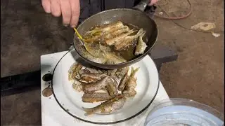 Жарю рыбку на работе 🤪