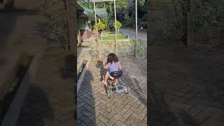 senyum kiting pagi-pagi