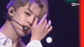 BTS SEXY MOMENTS/INDILA-DERIERE DANCE