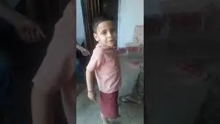 Extraordinary 4 years boy explaining about himself