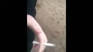 Купается в реке в мае