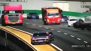 Мудак на ПОРШЕ поставил Домкрат, вместо знака аварийной остановки |  ПЕРЕВОРОТ | Охренеть, чё было