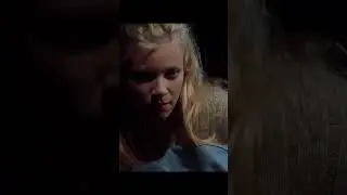 Любитель ног облизал спящую девушку 