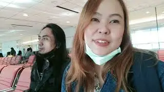 MELUNCUR NAIK PESAWAT