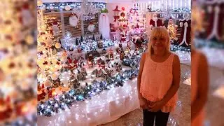 Lista para Recibirlos 🎅 la Casa de la Navidad.. NO Creerán su Interior.. Hasta un Pueblito Navideño