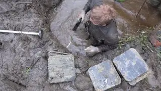 Finds from the river, search with a metal detector