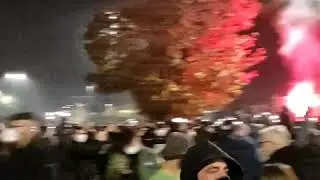 I tifosi napoletani - ultimo saluto a Maradona con fuochi e cori fuori lo Stadio San Paolo