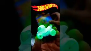 Patito hotwheels Brilla en la oscuridad 🤯 #toys #hotwheels #unboxing #toysreview #toysunboxing