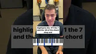 This trick will instantly add lots of color on your 7th chords! 🎹