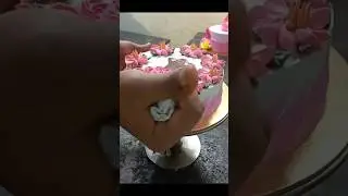 Pineapple cake ki dhamaakedaar entry ek nye design ke sath🥰.#trending #viral #shortsfeed #ytshorts