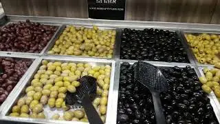 Разноцветные оливки.