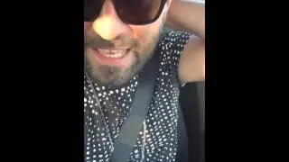 Giuliano Sangiorgi su Periscope 31-08-2015 Ci spiega la copertina de #LaRivoluzioneStaArrivando