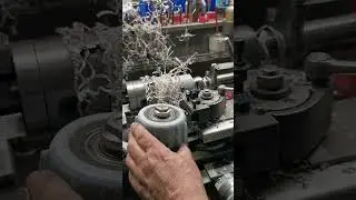 Точим шпиндель для фрезерного приспособления Spindel für den Fräsapparat #schorts#short  #drehbank